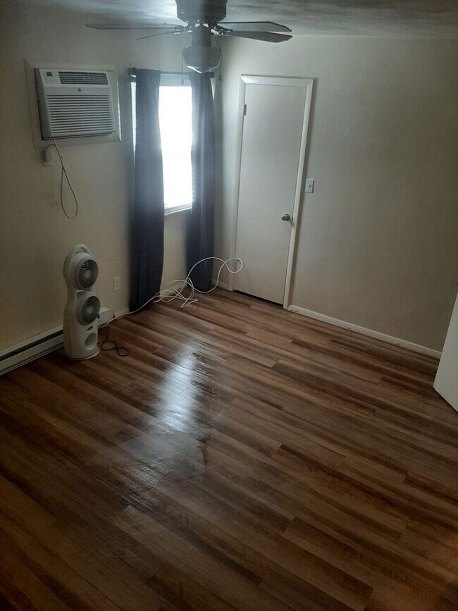 Building Photo - Ocean View East