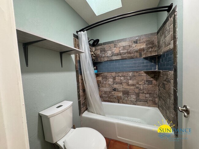 Building Photo - Charming 3 Bedroom Home in Niceville!