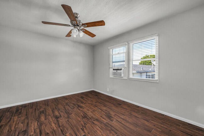 Building Photo - Charming 1+1 in Baldwin Hills