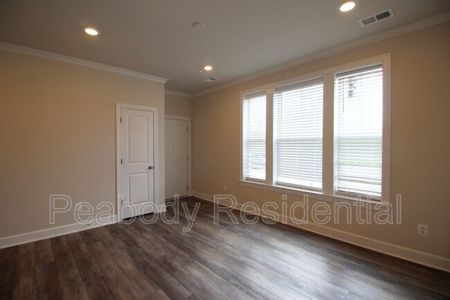 Building Photo - 14911 River Walk Way