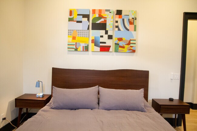 Building Photo - 1604 6th Ave N