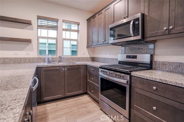 Building Photo - 863 Iris Way