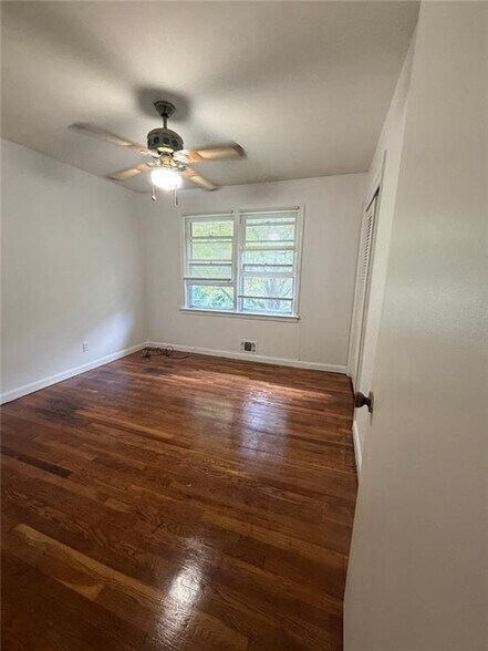 Building Photo - 4455 Hillpine Rd