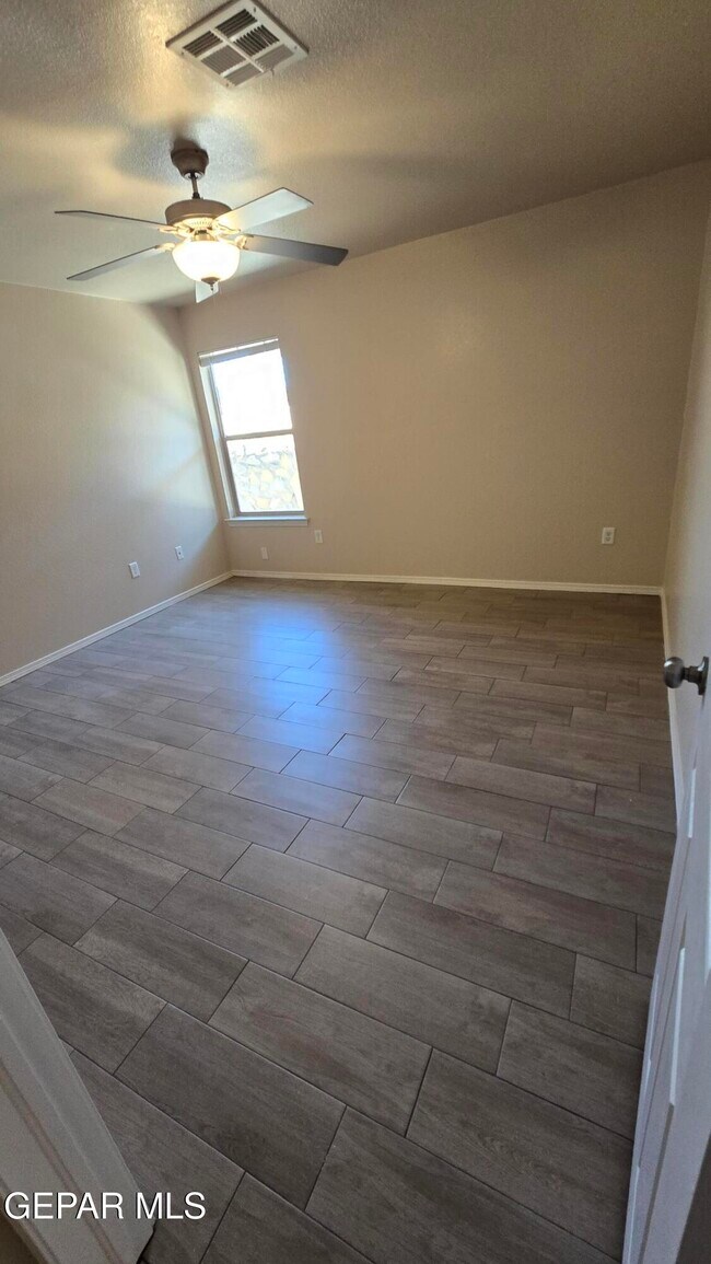 Building Photo - 14229 Otter Point Ct