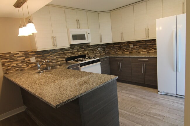 Building Photo - 700 Colby Ct