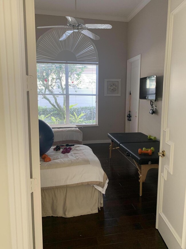 Building Photo - 105 Windward Dr