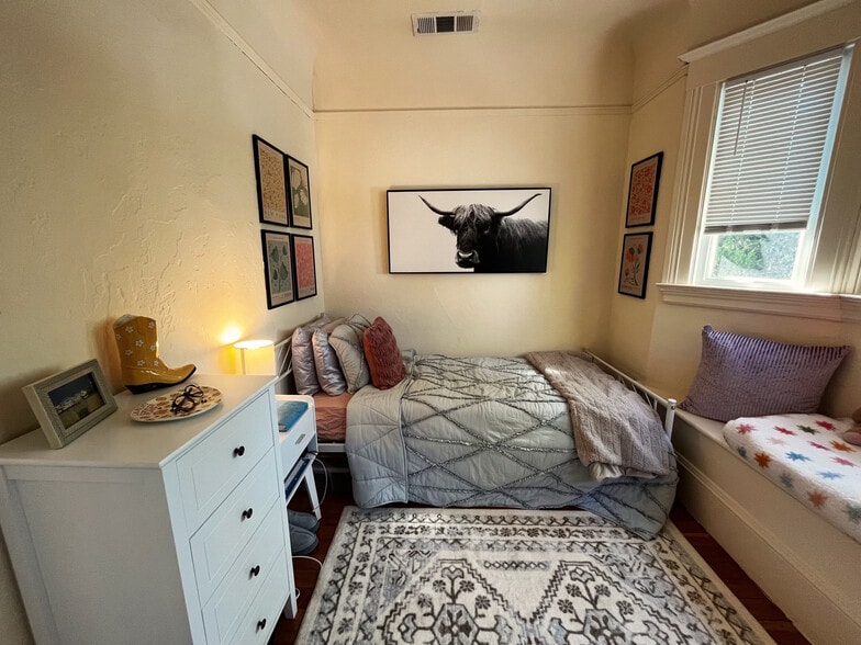 Building Photo - 2126 Blake St