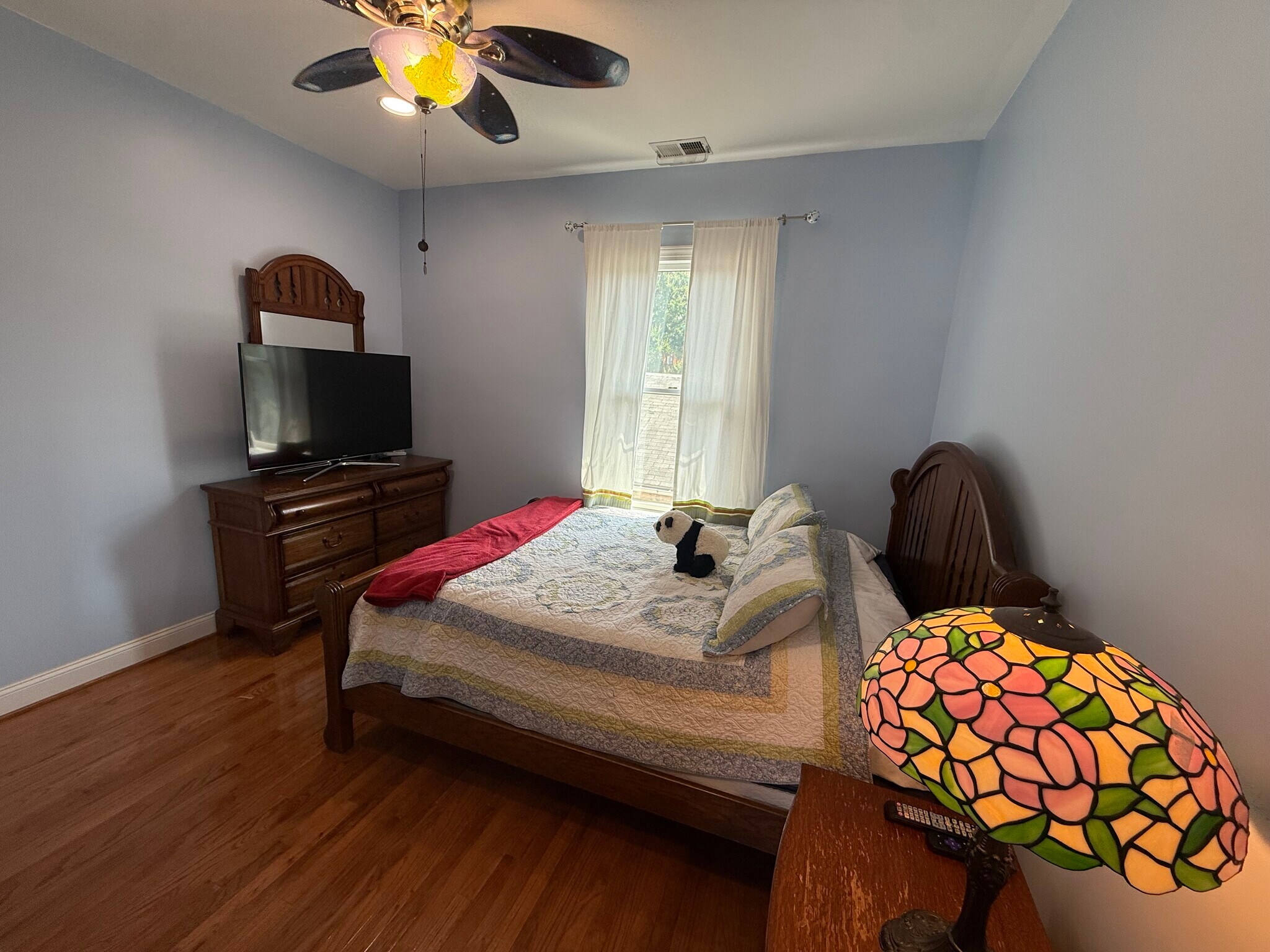 Third bedroom, fits queen sized bed - 5715 7th St N