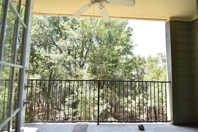 Building Photo - 6810 Deatonhill Dr