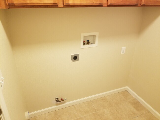 Building Photo - 4057 Saffron Way