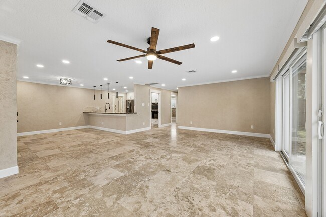 Building Photo - 37 Champions Colony E