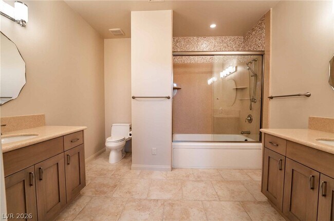 Building Photo - 980 Vegas Valley Dr