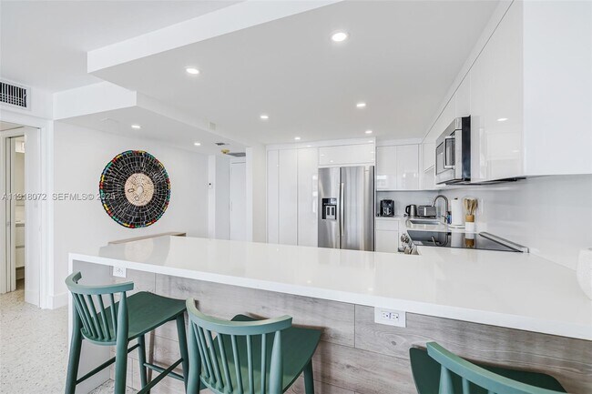 Building Photo - 1865 Brickell Ave