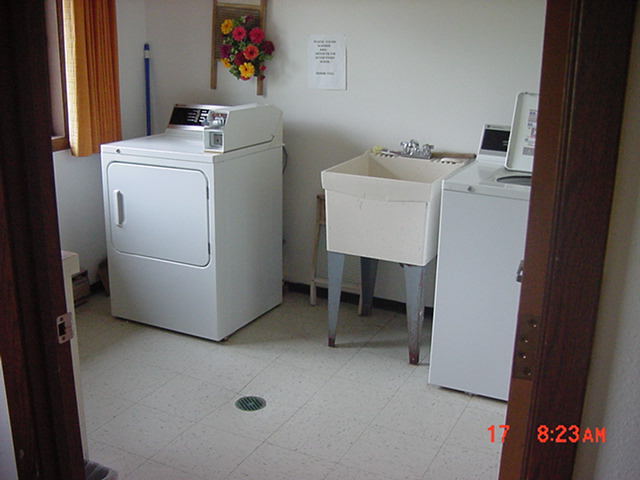 Building Photo - Hillcrest Manor Apartments