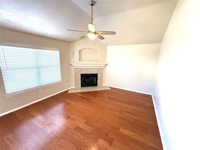 Building Photo - 11818 Canyon Falls Dr