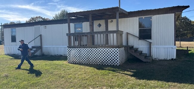 Primary Photo - 112 W Spruce