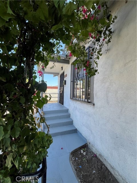 Building Photo - 5216 S Budlong Ave