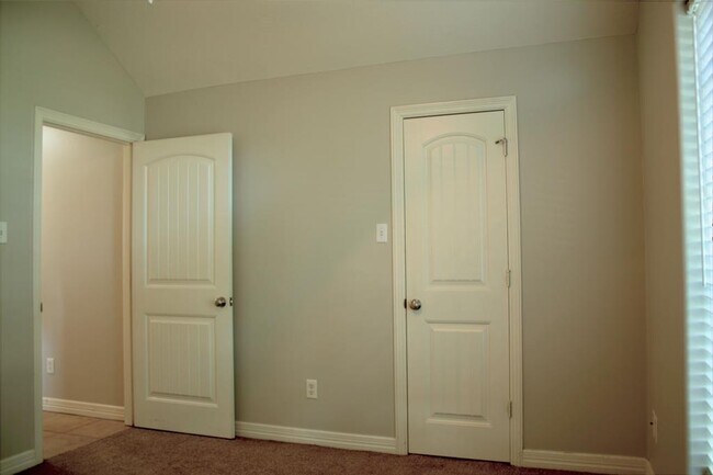 Building Photo - 23750 Horseshoe Bend