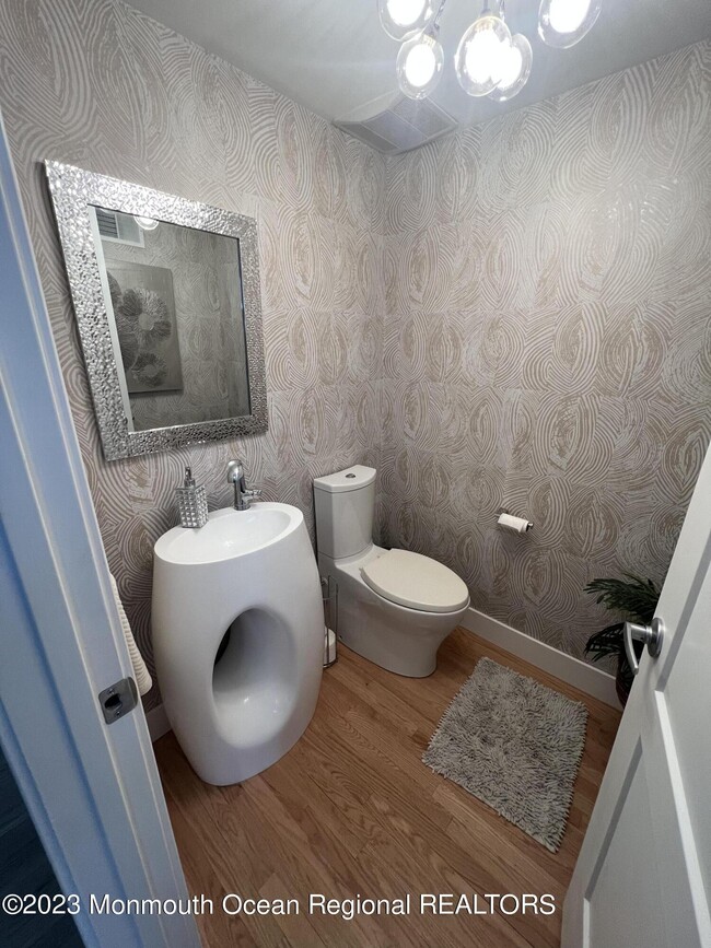 Building Photo - 141 Osborne Ave