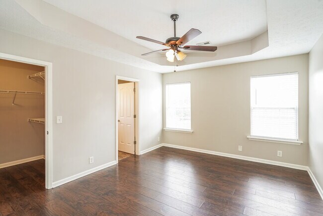 Building Photo - 601 Niagra Ln