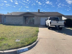 Building Photo - 3 bed 2 baths in Lawton! Cute and cozy hug...