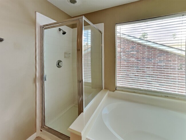 Building Photo - 674 Cypresswood Trce