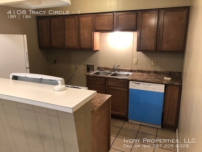 Building Photo - 4108 Tracy Circle Apt. 1