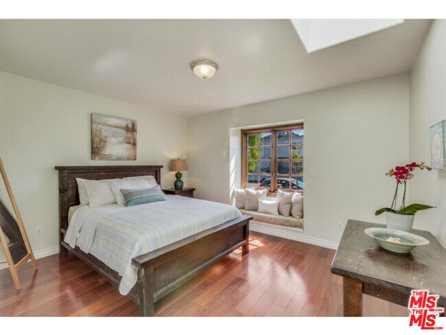 Building Photo - 4224 Beethoven St