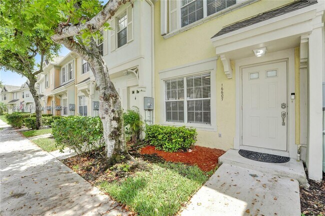 Building Photo - 16607 Hemingway Dr