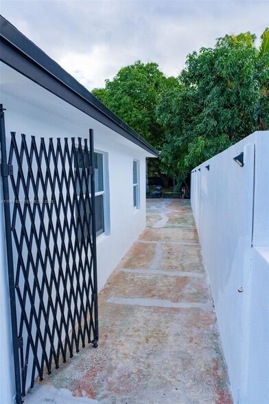 Building Photo - 2600 NW 108th St