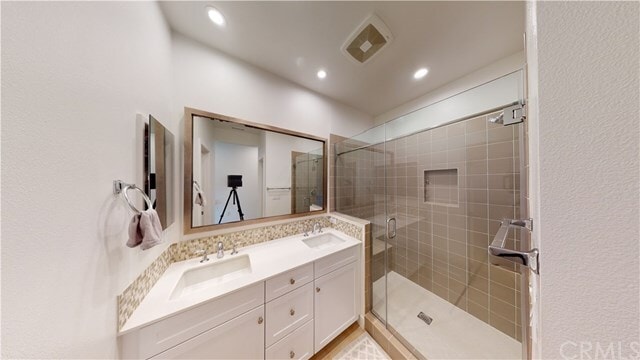 Building Photo - 1060 S Harbor Blvd