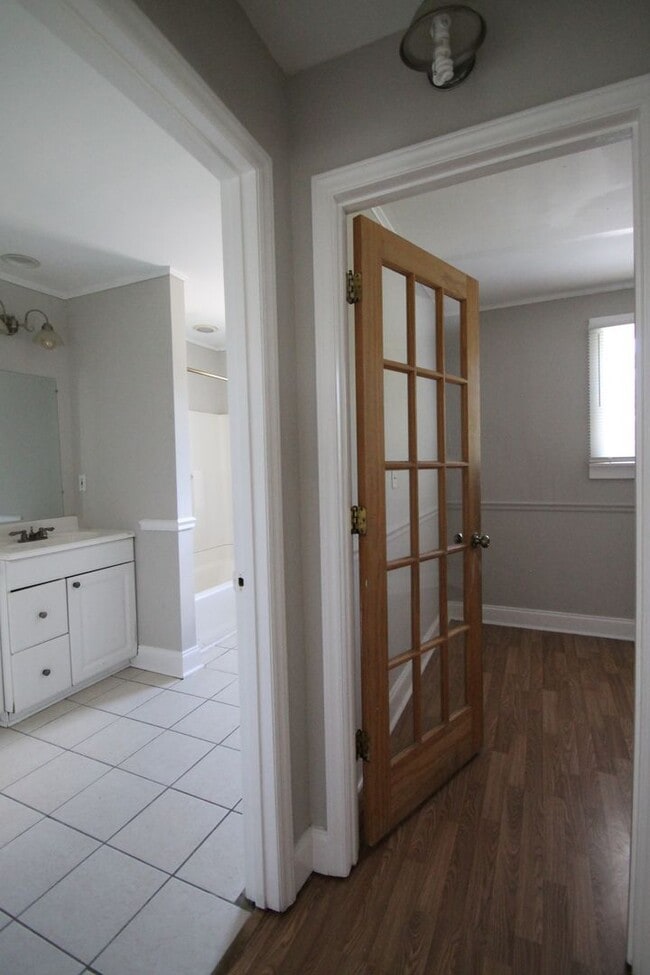 Building Photo - Exclusively Offered By Muse Realty Rentals...