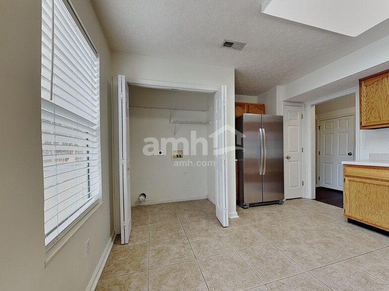 Building Photo - 7146 Mountain Mist Ln