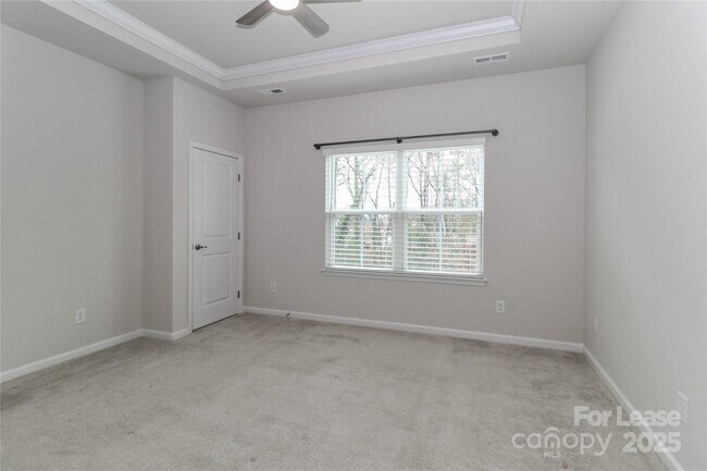 Building Photo - 5038 Springarn Ct