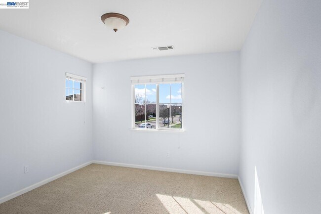 Building Photo - 2301 Mountain Springs Dr
