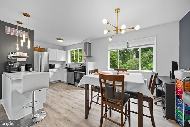 Building Photo - 10305 Montrose Ave