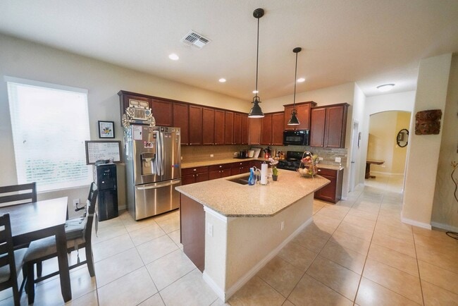 Building Photo - Executive-Style Home Now Available in Crossvine (Schertz) Realtor Commission: $750