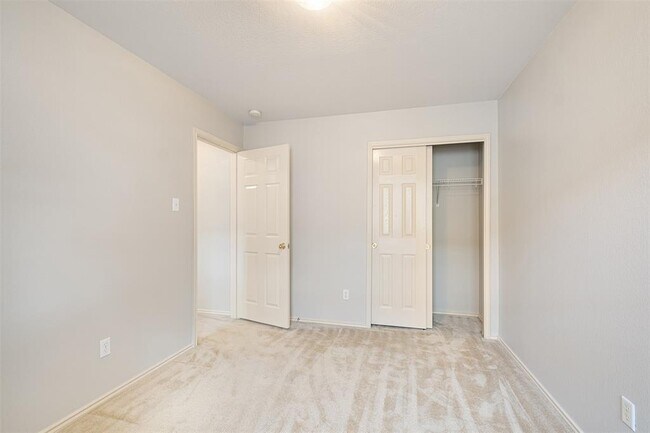 Building Photo - 15020 Hyson Crossing