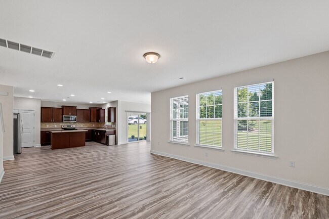 Building Photo - Spacious 4bd/3ba in Franklinton