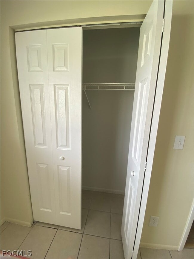 Building Photo - 621 SW 3rd St