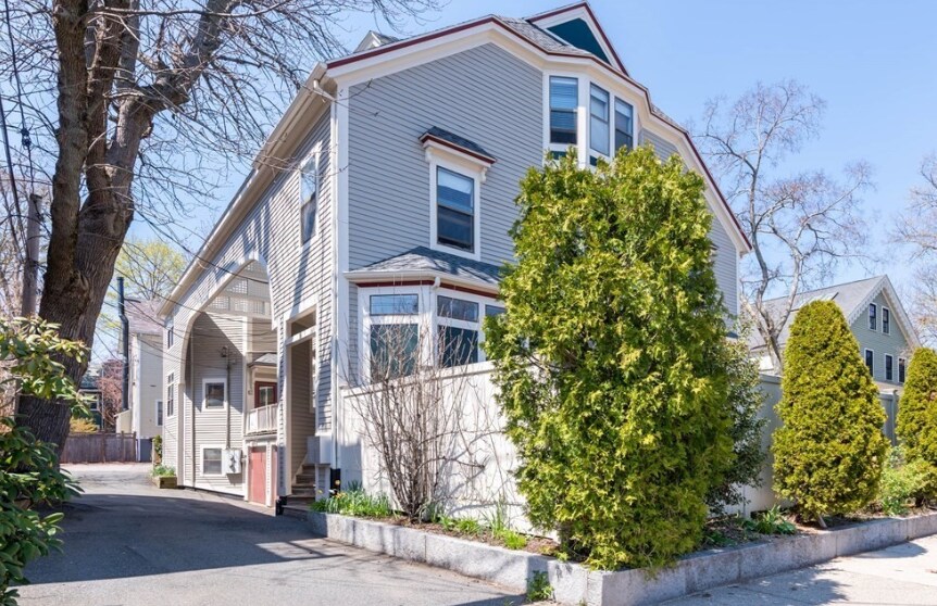 Primary Photo - 15 Roberts Rd