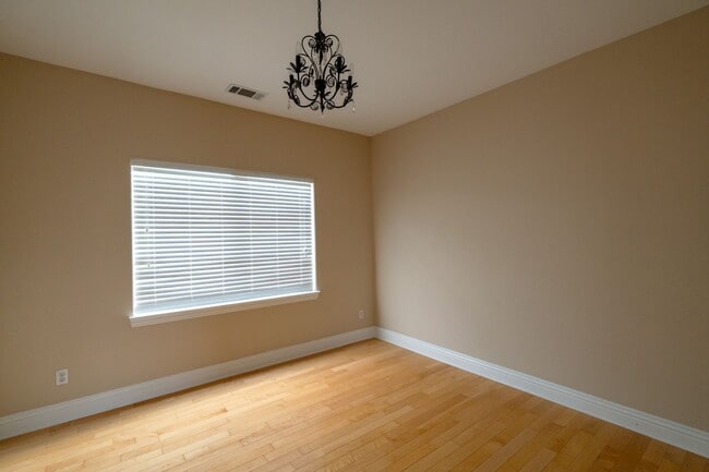 Building Photo - 8240 Sheffield Rd