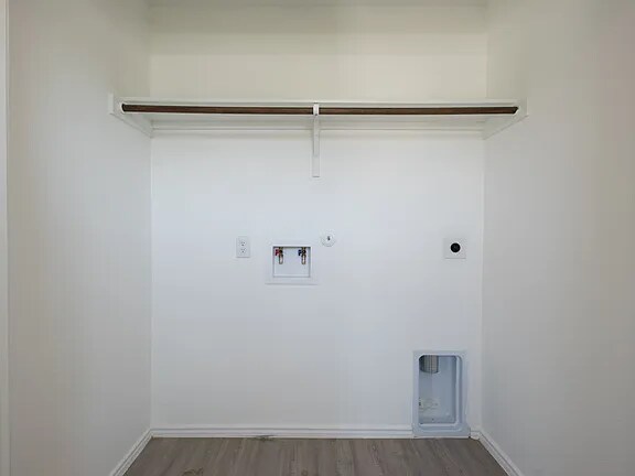 Building Photo - 9051 Navarro Vis