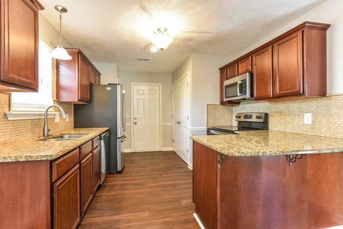 Building Photo - 948 Tom Hailey Blvd