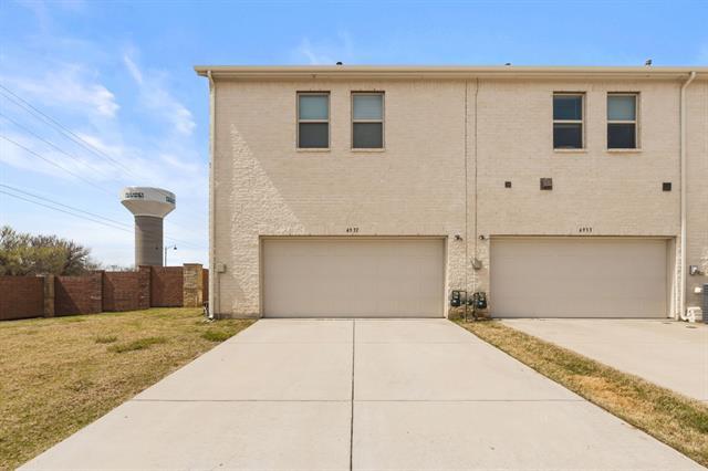 Building Photo - 4937 Barcelona Ave