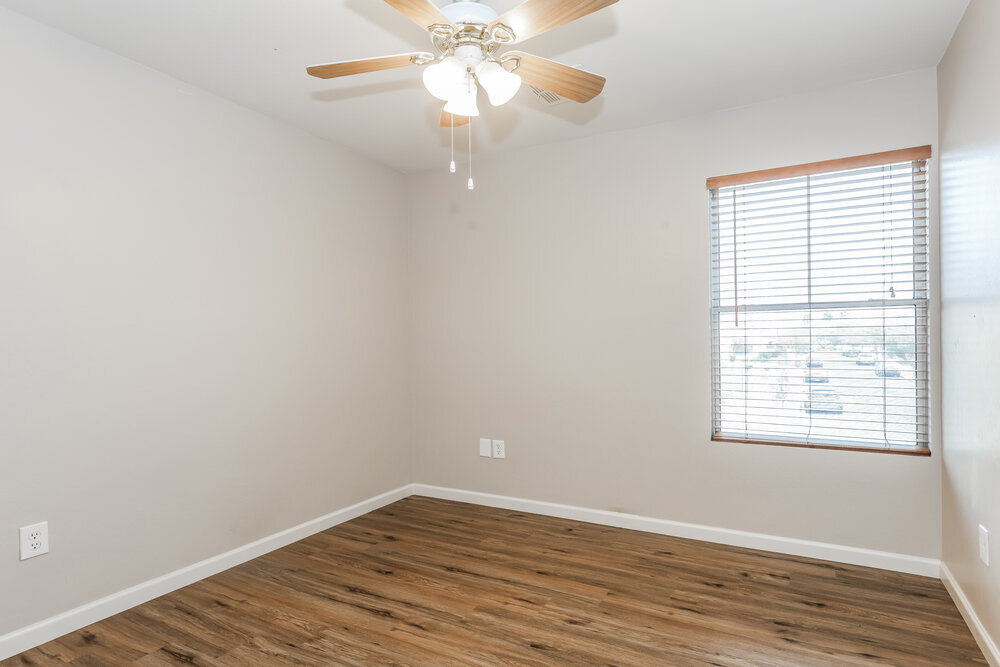 Building Photo - 7014 S 40th Ln