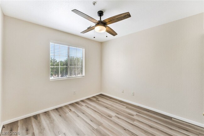 Building Photo - 6425 N Buttercup Creek St