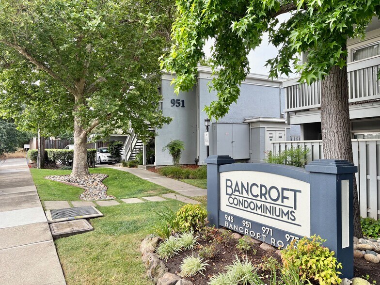 Primary Photo - 951 Bancroft Rd