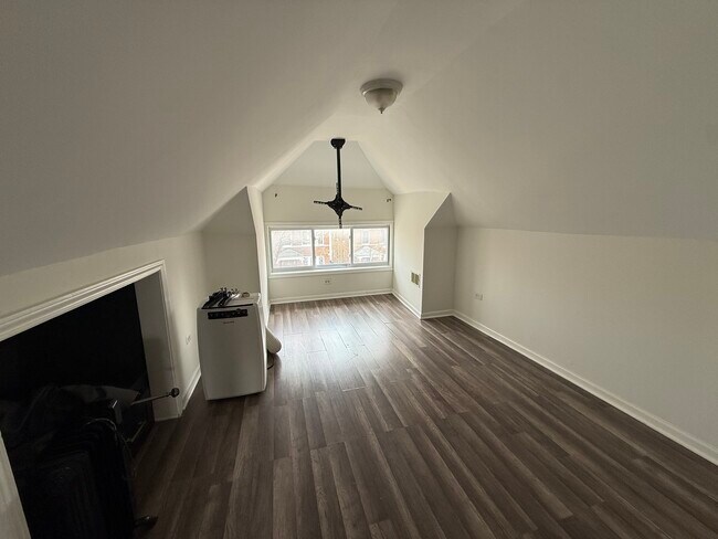 Building Photo - 4612 S Spaulding Ave