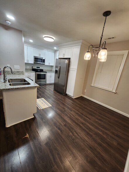 Kitchen - 2724 Mapleton Ave